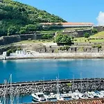 Casa Da Marina De Angra أنغرا دو إِراويزو